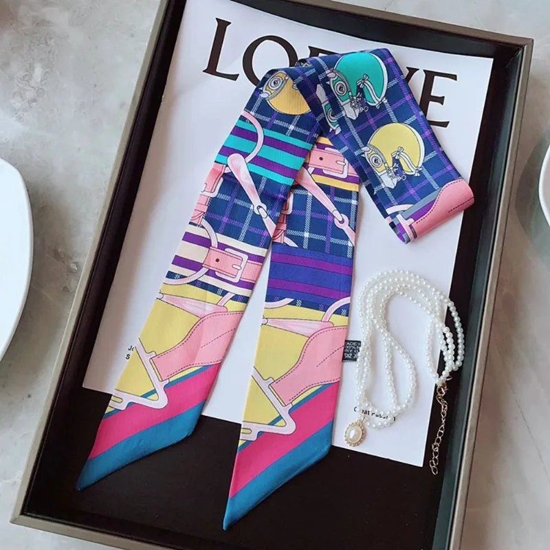 Travel Hair Accessories - ผ้าพันคอริบบิ้นทวิลล์อเนกประสงค์ลายม้าแข่งสไตล์ใหม่ สำหรับผู้หญิง ใช้เป็นสายหิ้วกระเป๋าเดินทาง ที่คาดผม ผ้าพันคอเล็ก ที่คาดผม