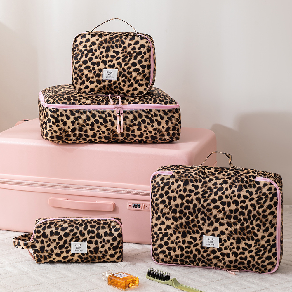 กระเป๋าแต่งหน้าลายเสือดาว กระเ - Travel Accessories Organiser บทวิจารณ์และราคา